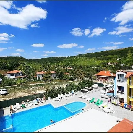 2 Bedroom Flat In Apartment Balchik