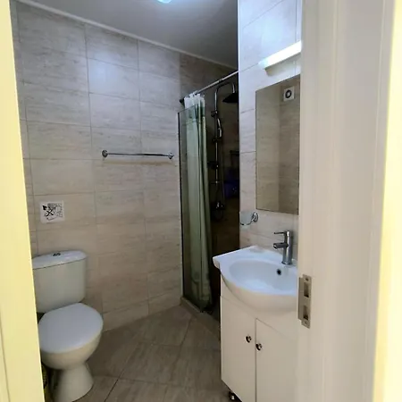 2 Bedroom Flat In *